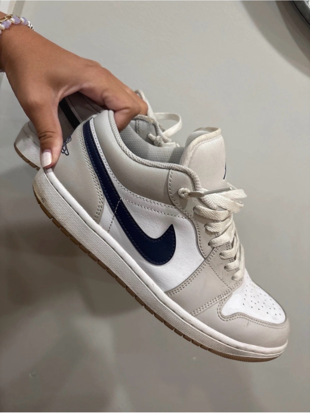 Nike Men’s Low-Top Sneaker in White and Navy